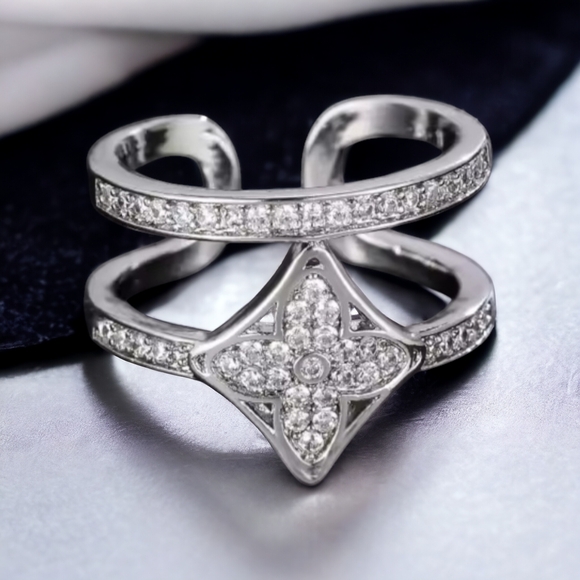 Silver Luxury Four Leaf Clover Pave Zircon Ring - Picture 5 of 5